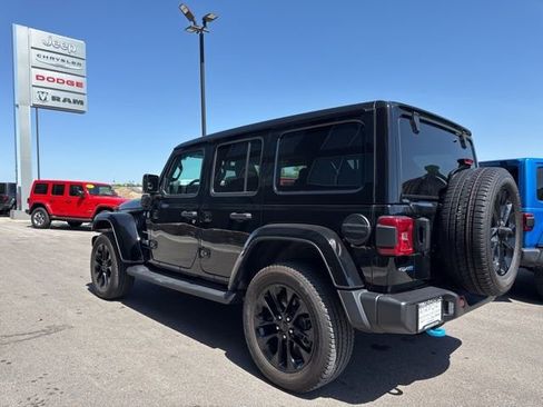 Used 2023 Jeep Wrangler Unlimited Sahara w/ Cold Weather Group AWD/4WD image 6