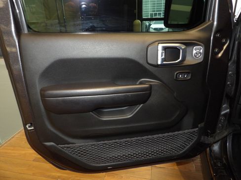 Used 2021 Jeep Wrangler Willys image 26