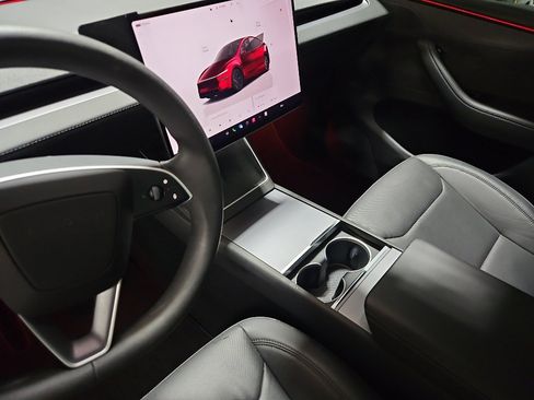 Used 2026 Tesla Model Y Long Range AWD/4WD image 17
