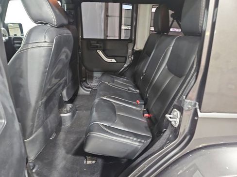 Used 2017 Jeep Wrangler Unlimited Rubicon AWD/4WD image 23