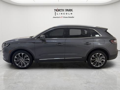 Used 2023 Lincoln Nautilus Reserve w/ Class II Trailer Tow Package AWD/4WD image 2