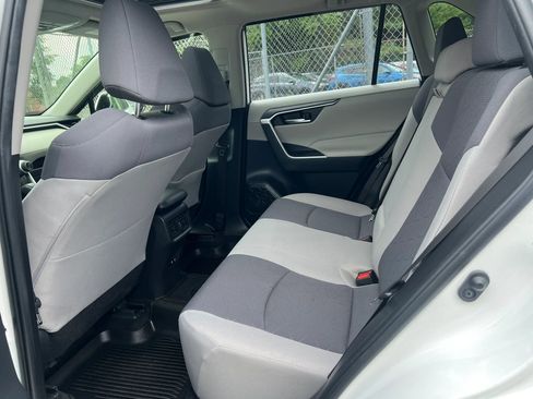 Used 2019 Toyota RAV4 XLE AWD/4WD image 29