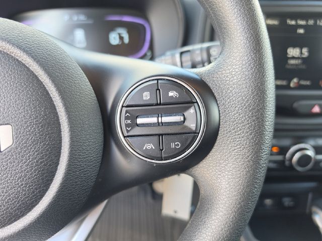 Used 2025 Kia Soul LX FWD image 36