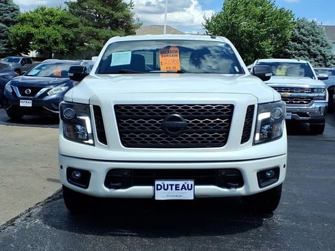 Used 2019 Nissan Titan SV w/ SV Convenience Package AWD/4WD image 2