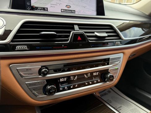 Used 2016 BMW 740i image 19