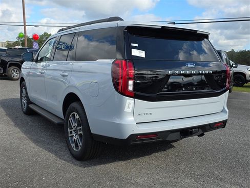 New 2025 Ford Expedition Active image 7