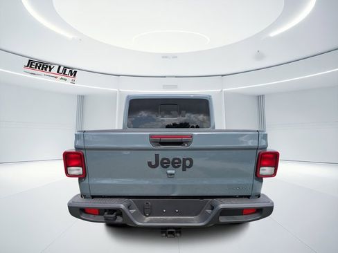 New 2025 Jeep Gladiator Sport image 4