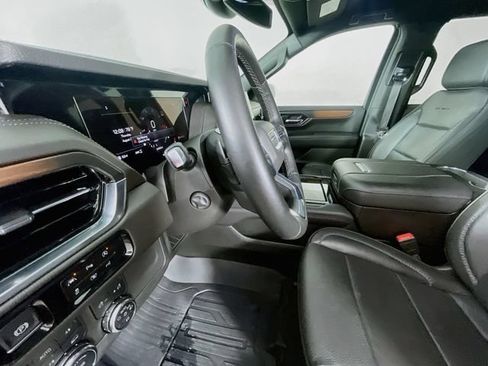 Used 2025 GMC Yukon Denali AWD/4WD image 23