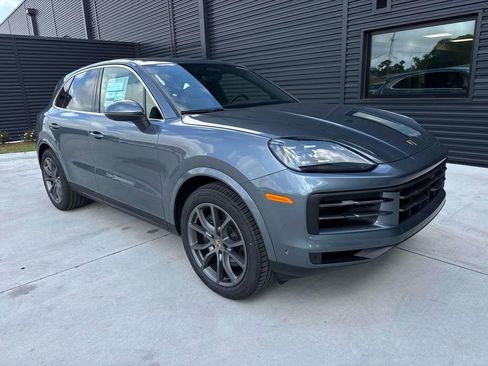 New 2026 Porsche Cayenne AWD/4WD image 9