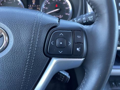 Used 2016 Toyota Highlander Limited image 26