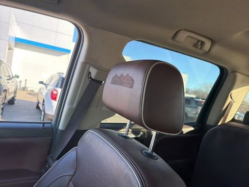 Used 2018 Chevrolet Silverado 1500 High Country image 75