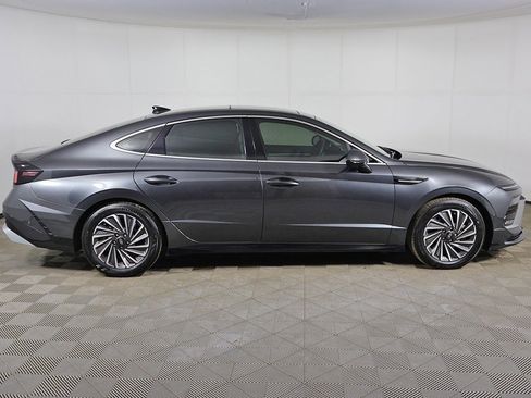 Used 2025 Hyundai Sonata Limited image 19