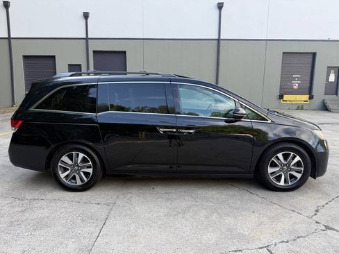 Used 2016 Honda Odyssey Touring Elite image 5