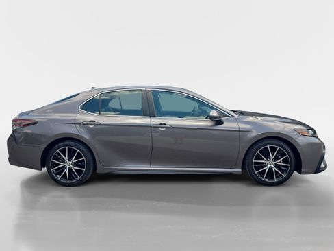 Used 2021 Toyota Camry SE w/ Convenience Package FWD image 7