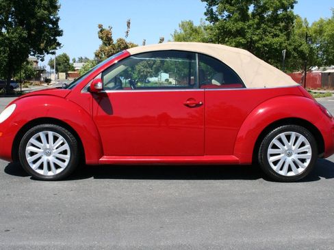 Used 2008 Volkswagen Beetle SE FWD image 10