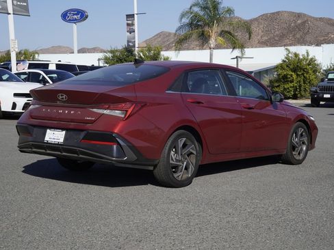 Used 2024 Hyundai Elantra Limited FWD image 3