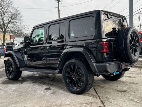 Used 2023 Jeep Wrangler Unlimited Sahara w/ Dual Top Group image 5