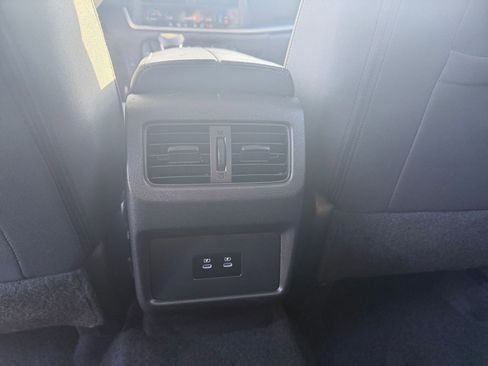 Used 2025 Nissan Rogue SV image 24