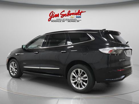 Used 2022 Buick Enclave Avenir w/ Avenir Technology Package image 4