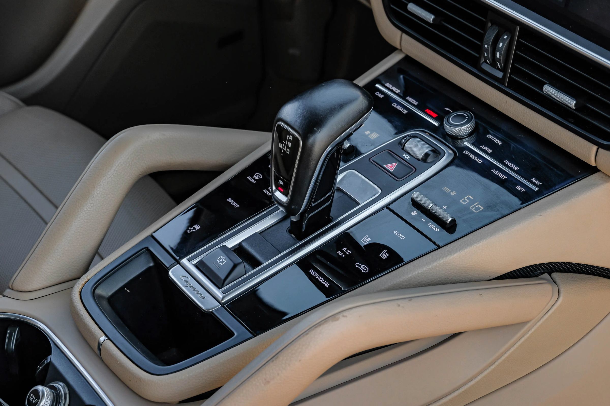 Used 2019 Porsche Cayenne AWD/4WD image 24