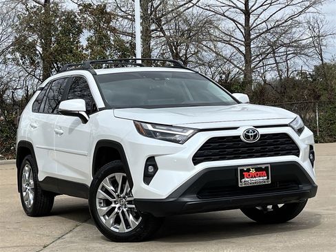 Used 2025 Toyota RAV4 XLE Premium w/ Weather Package image 2