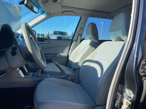 Used 2012 Subaru Forester 2.5X Premium image 3