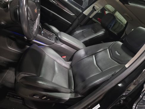 Used 2019 Cadillac XT5 Luxury w/ LPO, Black Ice Package AWD/4WD image 6