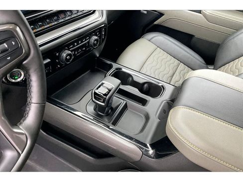 Used 2025 Chevrolet Silverado 1500 ZR2 w/ Technology Package image 19