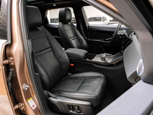 Used 2024 Land Rover Range Rover Evoque Dynamic SE image 37