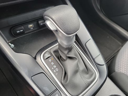 Certified 2025 Kia Soul LX w/ LX Technology Package FWD image 29