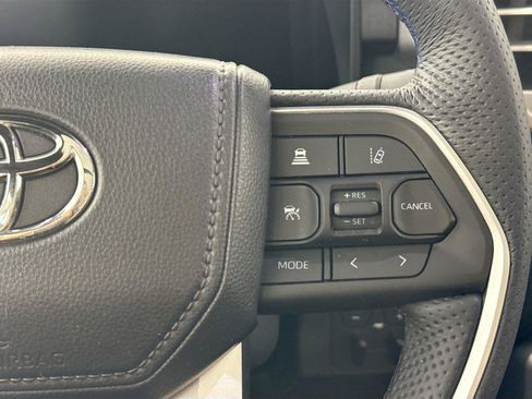 Used 2025 Toyota Tundra Platinum w/ TRD Off-Road Package AWD/4WD image 21