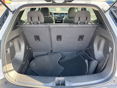 Used 2022 Chevrolet Bolt EUV LT w/ Comfort Package image 28