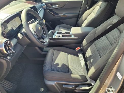 New 2026 Chevrolet Equinox LT image 8