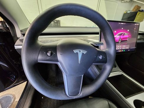 Used 2023 Tesla Model 3 Standard Range image 11