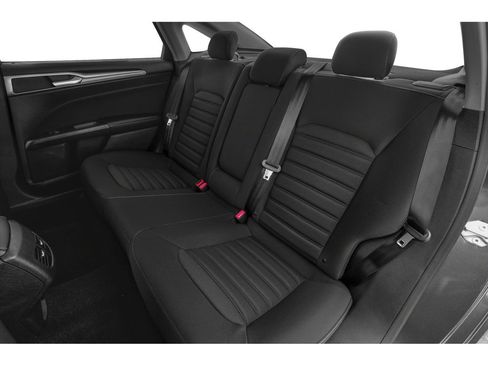 Used 2019 Ford Fusion SE FWD image 9