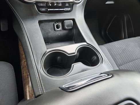 Used 2018 Chevrolet Suburban LS image 13