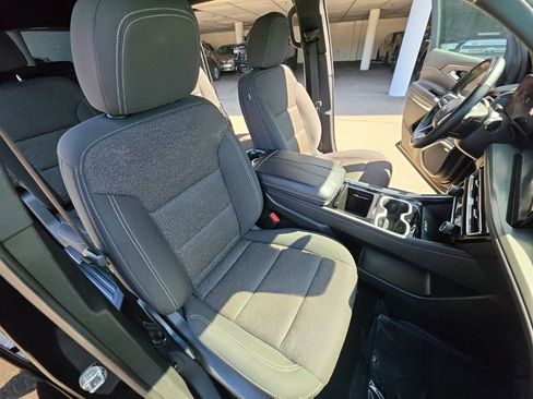 Used 2024 Chevrolet Traverse LT w/ Enhanced Driving Package image 32