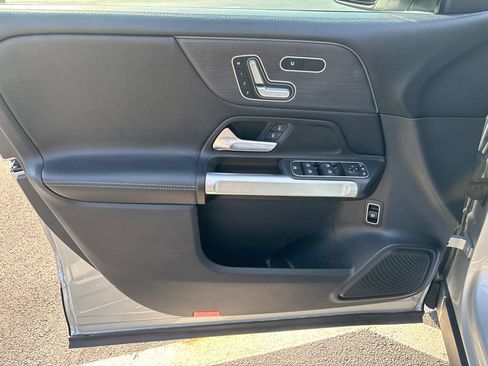 Used 2023 Mercedes-Benz GLB 250 image 12