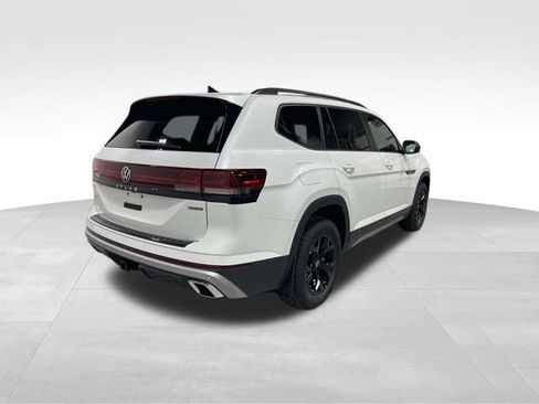 New 2026 Volkswagen Atlas Peak Edition image 7