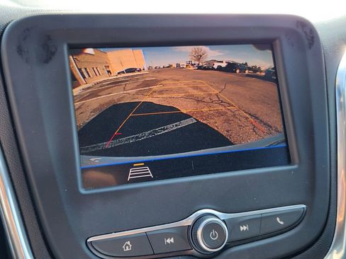 Used 2020 Chevrolet Equinox LT image 21