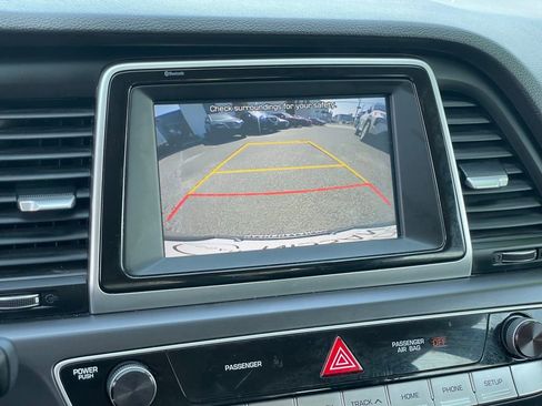 Used 2018 Hyundai Sonata SE FWD image 18