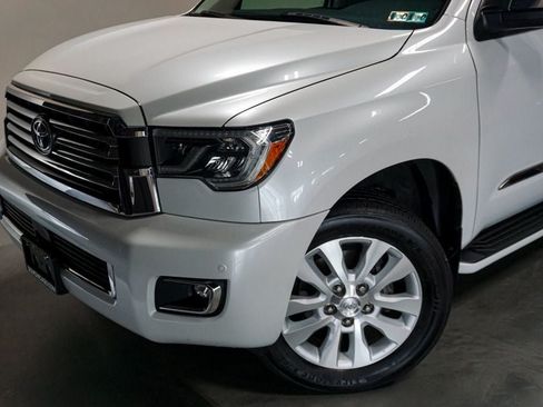 Used 2022 Toyota Sequoia Platinum AWD/4WD image 92