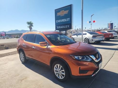 Used 2019 Nissan Rogue SV AWD/4WD image 1