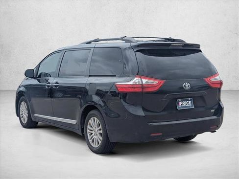 Used 2017 Toyota Sienna XLE w/ XLE Navigation Package FWD image 7