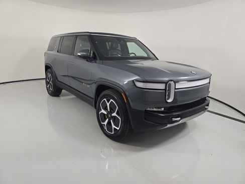 Used 2023 Rivian R1S Launch Edition AWD/4WD image 7