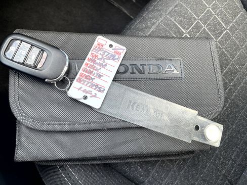 Used 2025 Honda HR-V LX image 21