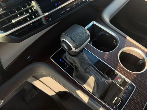 Used 2024 Toyota Sienna XLE image 41