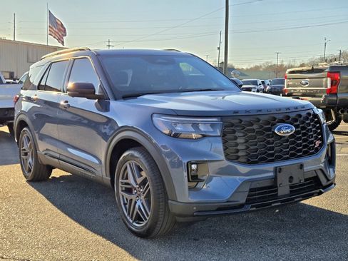 New 2026 Ford Explorer ST w/ Sun And Sound Package image 3