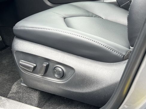 New 2026 Toyota Highlander Platinum image 8