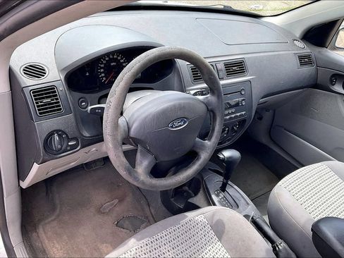 Used 2006 Ford Focus ZX4 Sedan FWD image 7